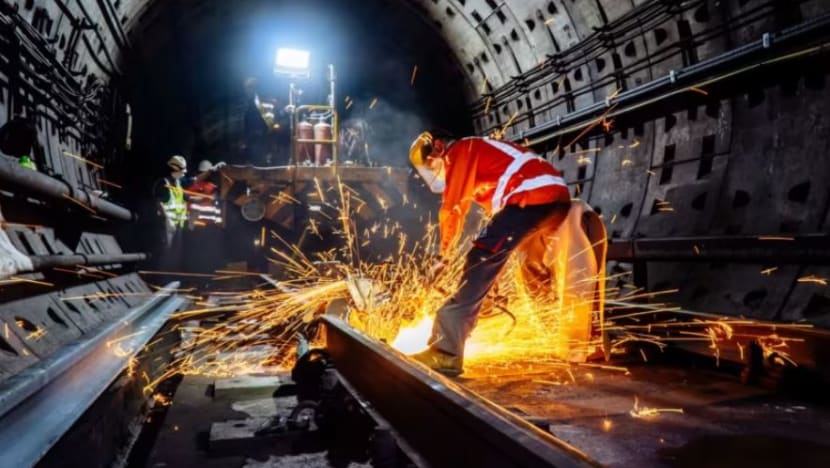 SMRT tubuh kumpulan kerja tiga pihak semak semula keandalan, keselamatan MRT