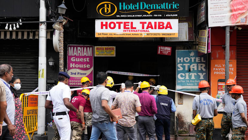 Fire in a building housing several hotels in eastern India kills 9 and injures 6