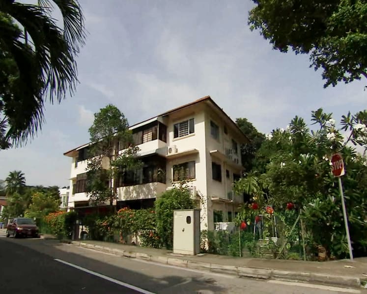 This Singapore block houses 6 sisters and 24 family members under one roof