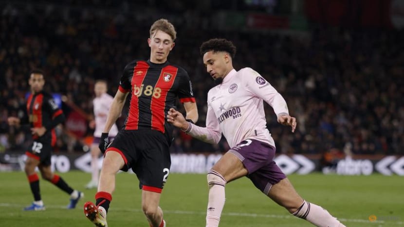 Defender Huijsen, 19, earns first Spain call-up