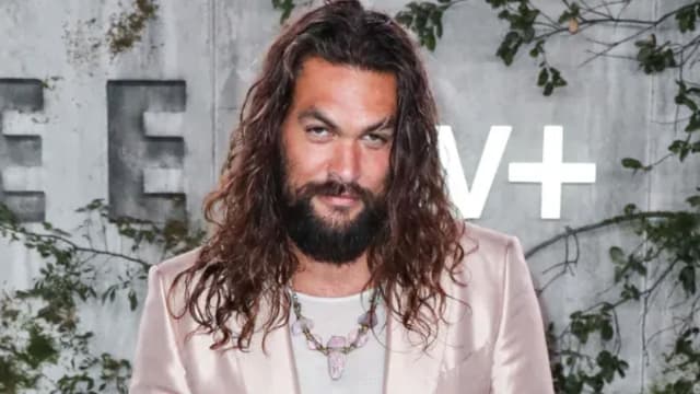 “Aquaman”男星Jason Momoa迎面撞倒摩托车骑士