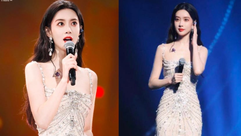 Chinese Actress Meng Ziyi Sings Live… And Proves She’s Tone Deaf During New Year Countdown Show Chinese Actress Meng Ziyi Sings Live… And Proves She’s Tone Deaf During New Year Countdown Show