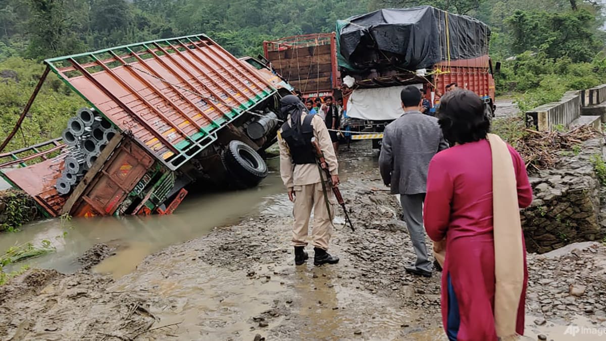 Indian miners trapped inside flooded coal mine Indian miners trapped inside flooded coal mine