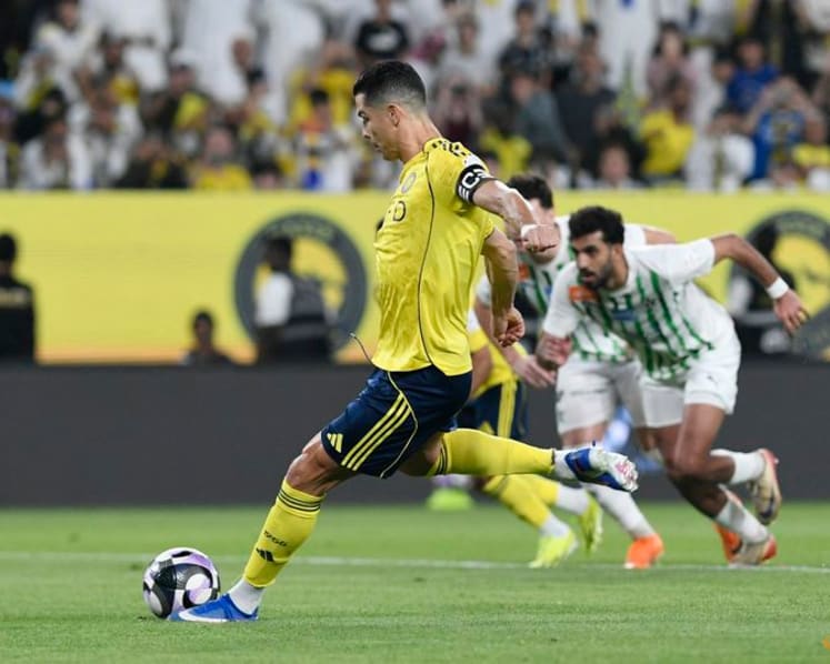 Ronaldo scores twice on return as Al Nassr thumps Al Najma