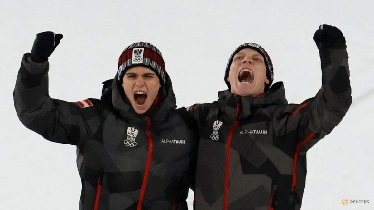 Ski jumping-Austria prevail in chaotic super team final disrupted by snow