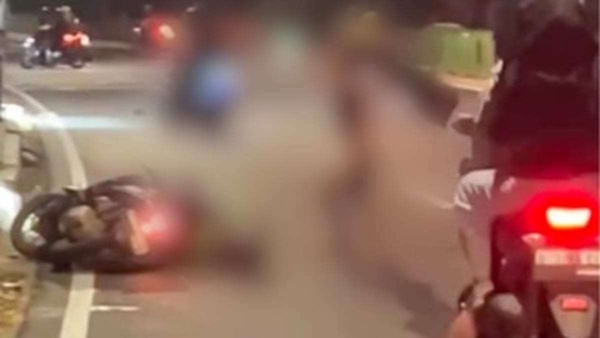 Police arrest naked man who attacked motorcyclists in Jakarta