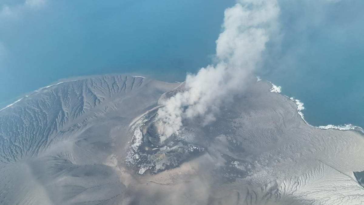 channelnewsasia.com - Jakarta airport suspends flights due to Mount Anak Krakatau ash; SIA among affected airlines