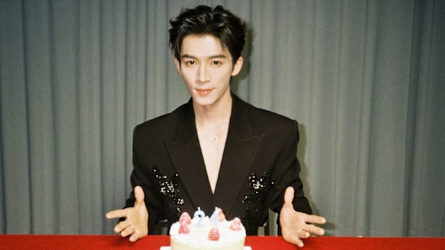24岁生日嗨过头！王星越酒后深夜突PO半裸视频，一早醒来自拍回应