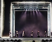 Rupiah melemah, tiket konser tetap sold out: Memahami fenomena Lipstick Effect