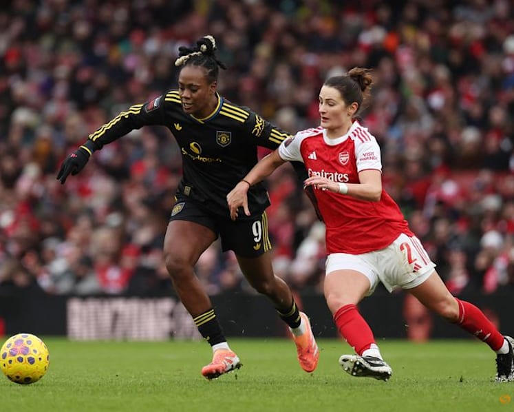 Arsenal fail to capitalise as Man United hold on for point in WSL