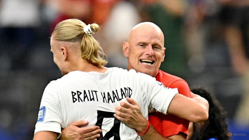 Solbakken endures sideline stress as Haaland steers Norway into World Cup last 16