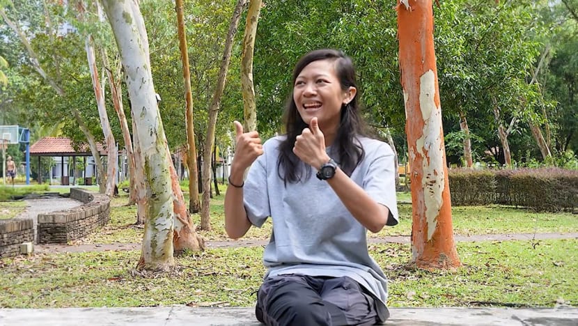 She’s deaf and has a heavy vehicle driving licence. Would you hire her as a lorry driver? She’s deaf and has a heavy vehicle driving licence. Would you hire her as a lorry driver?