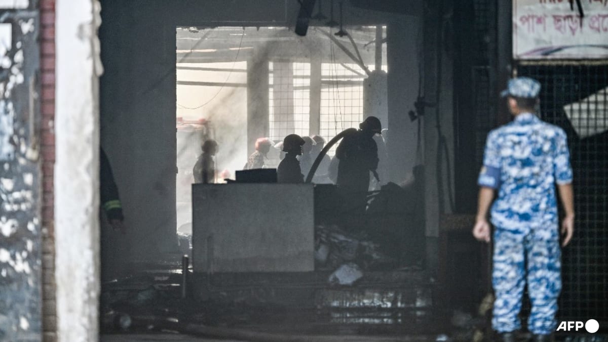 Bangladesh probes cause of massive airport fire