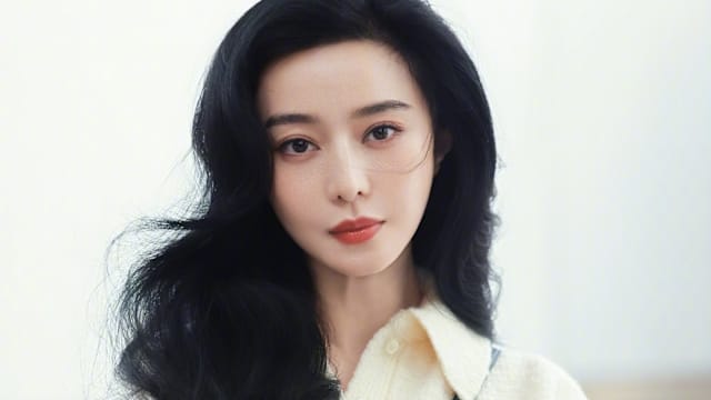 卷逃税风波7年，范冰冰罕吐露心声：关关难过关关过