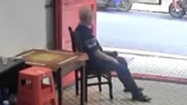 湖南店主扶老翁遭索赔案现反转 家属全额退款并道歉