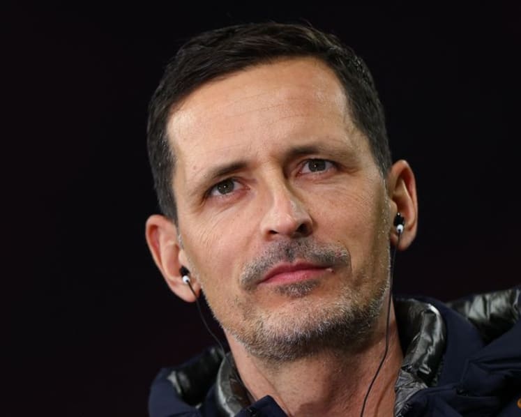 Eintracht sack coach Toppmoeller after poor defensive run