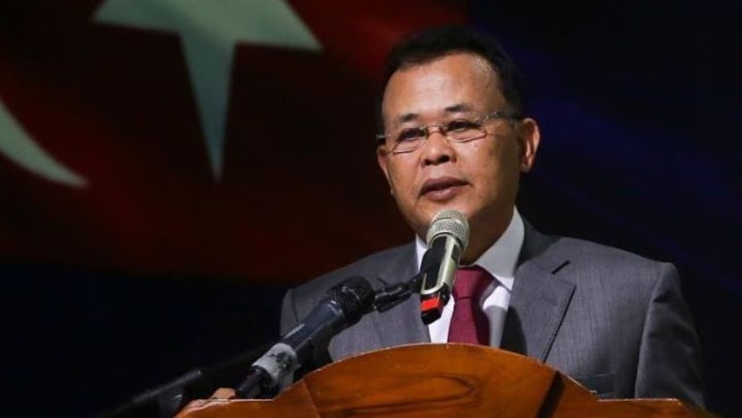 Menteri Besar Johor Osman Sapian minta maaf, mengaku tiada ijazah Menteri Besar Johor Osman Sapian minta maaf, mengaku tiada ijazah