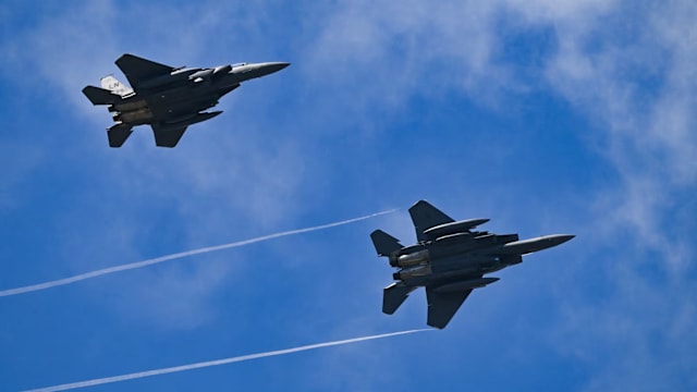 美媒：美战机遭伊朗击落 美军展开搜救