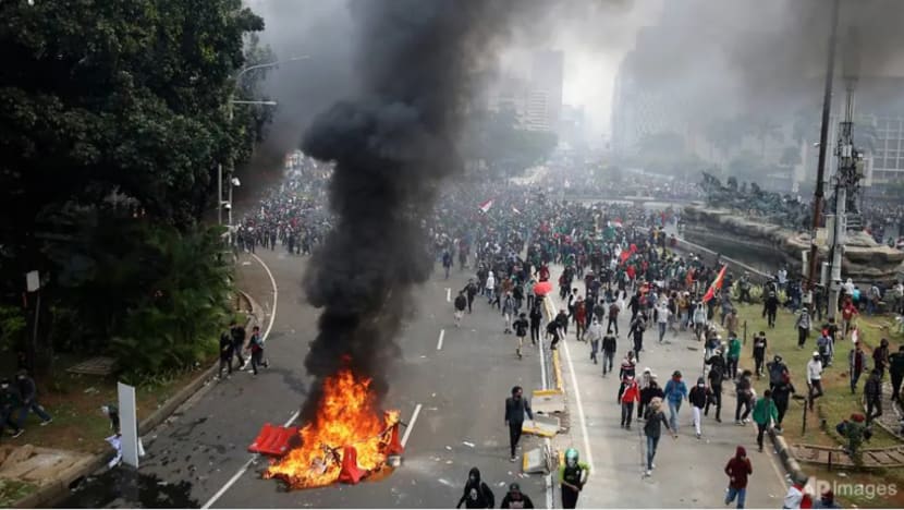 Kumpulan Islam konservatif, pelajar sertai gerakan bantah undang-undang buruh Indonesia