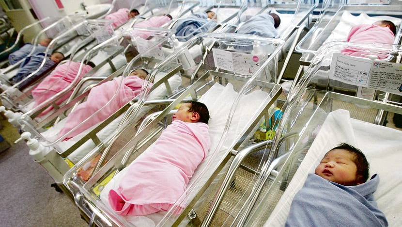 Dads, unwed mums to get extended leave benefits