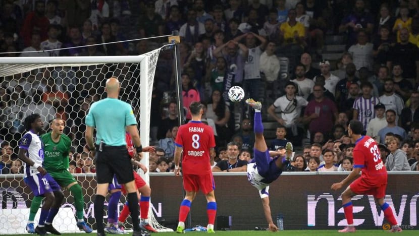 Neves hat-trick steals show as PSG outclass Toulouse 6-3 Neves hat-trick steals show as PSG outclass Toulouse 6-3