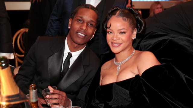 两周前才宣布怀二胎　Rihanna将结婚？