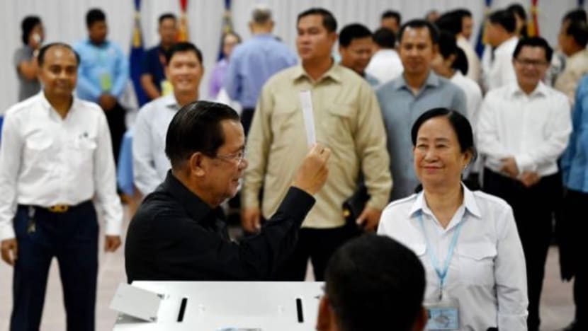 Parti pemerintah Kemboja menang besar Pilihan Raya Senat Parti pemerintah Kemboja menang besar Pilihan Raya Senat