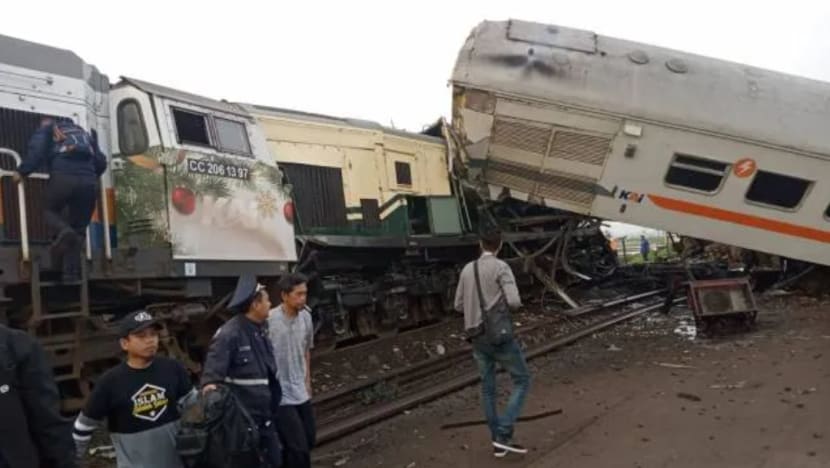 3 maut, 28 cedera dalam nahas kereta api di Indonesia 3 maut, 28 cedera dalam nahas kereta api di Indonesia