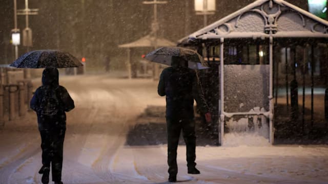 风暴戈雷蒂席卷北欧 法国和英国数十万户家庭断电