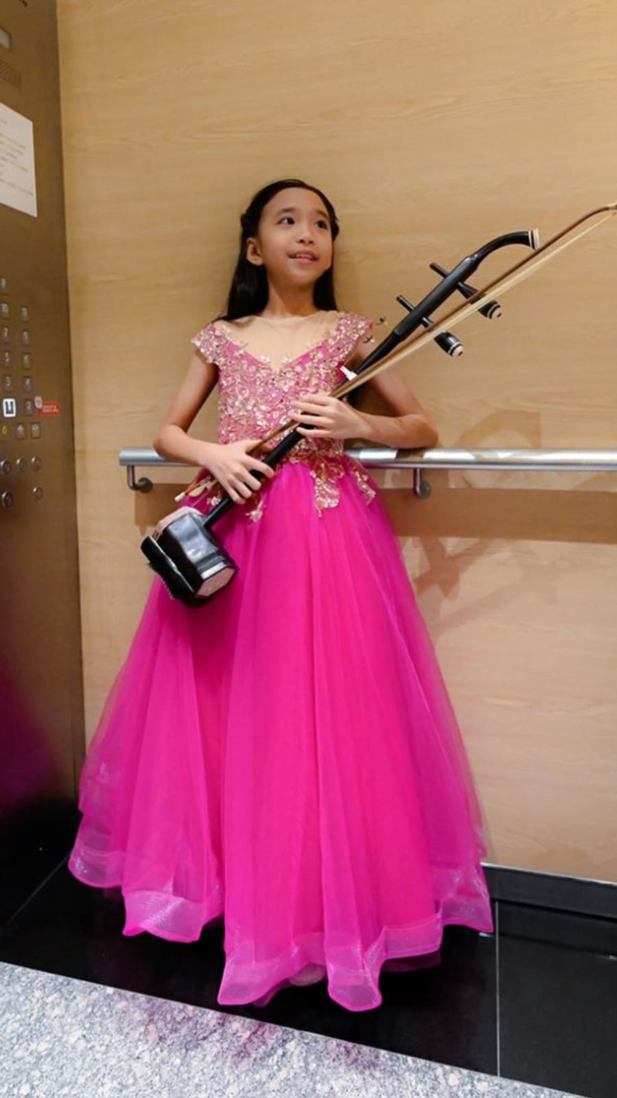 Meet the 12-year-old girl in love with Chinese culture 