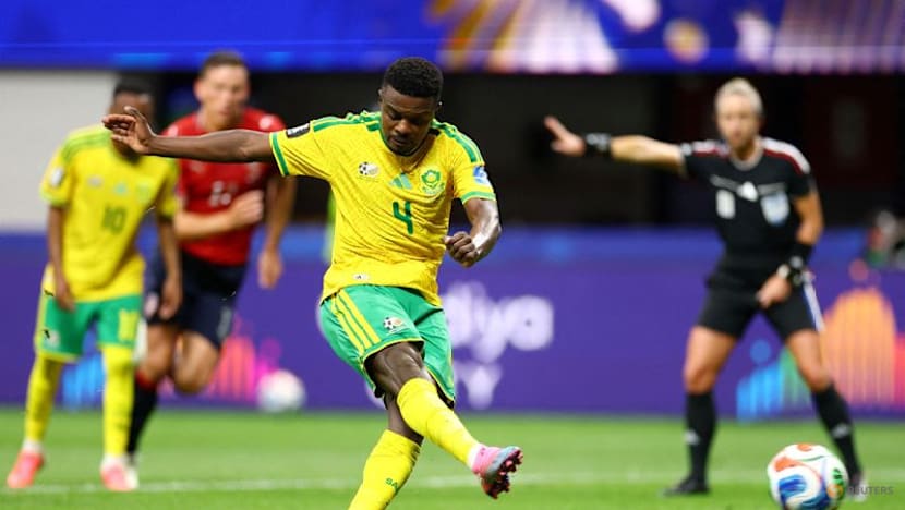 South Africa salvage draw with late penalty after Czechs take early lead