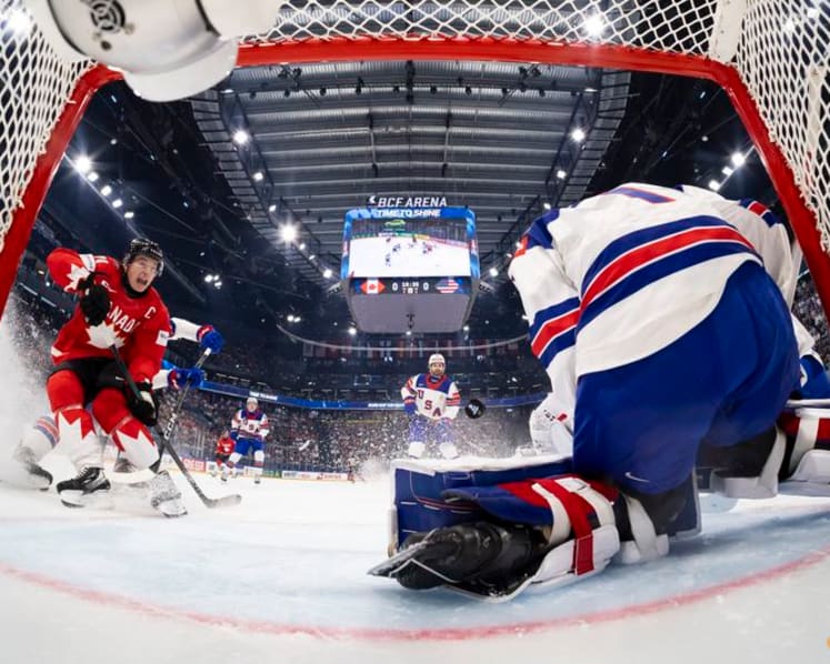 Ice hockey-Canada through to world championship semis after win over US