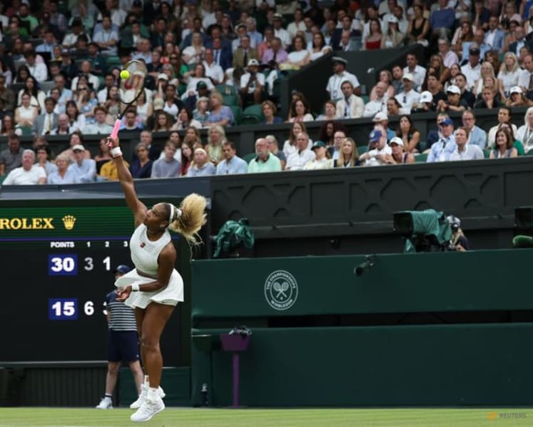 Keys celebrates July 4 with Wimbledon victory but Williams sisters withdraw