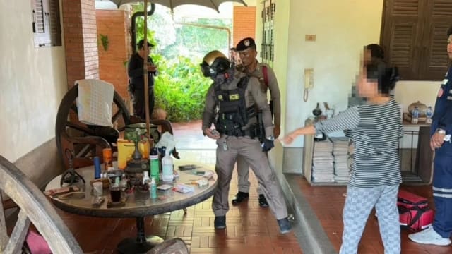 豪掷百万新元泰国女友仍不满足 九旬老翁家中自尽