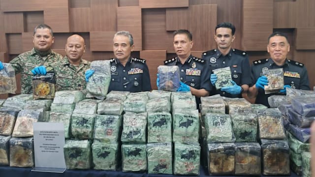 九名泰国人背包运毒闯马泰边境 起获331公斤冰毒一人落网