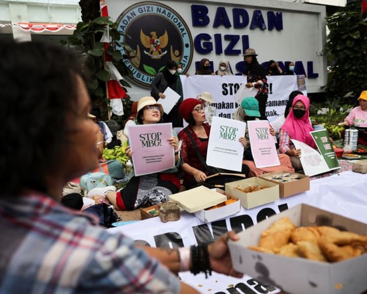 Indonesia investigates more free meal poisoning cases after 700 students fall ill: Official