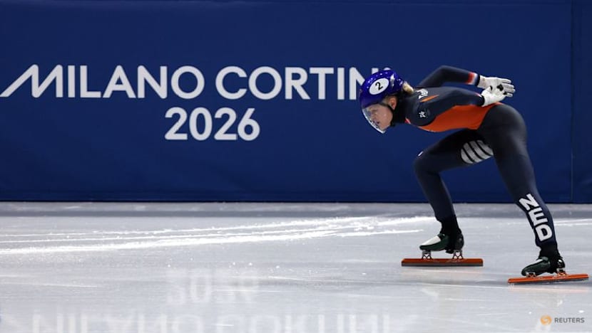 Short Track-Dutch skater Xandra Velzeboer sets women's 500 metres world record