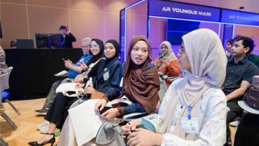 Lebih 400 belia diajak teroka laluan kerjaya dalam sesi rangkaian YOUth@M³ sempena Raikan Ilmu