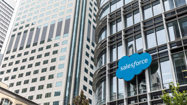 Salesforce裁员逾千人 招募人工智能产品销售人员