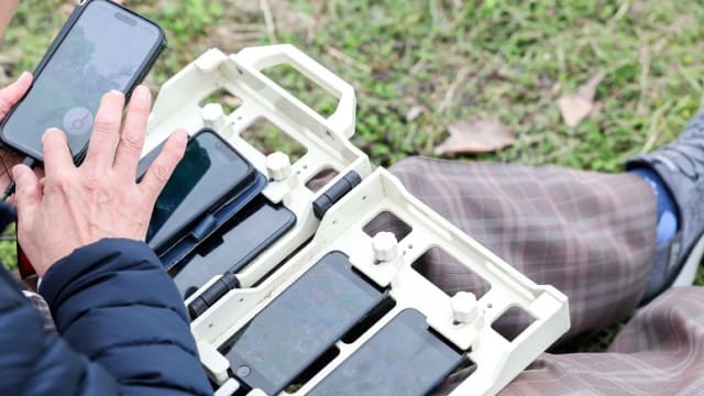 半夜外出“捉宝可梦” 老妇五手机被抢 