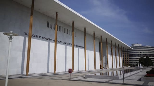 白宫：肯迪尼艺术中心决定改名加入特朗普名字