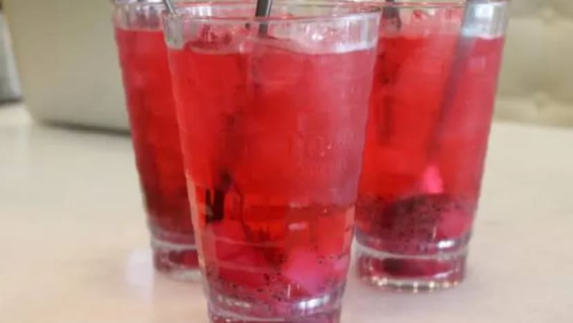 Elak minum terlalu banyak air manis pada bulan Ramadan Elak minum terlalu banyak air manis pada bulan Ramadan