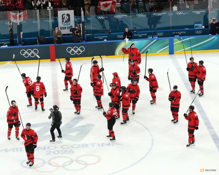 Ice hockey-Canada earn top seeding out of preliminaries as men's tournament moves to knockout stage