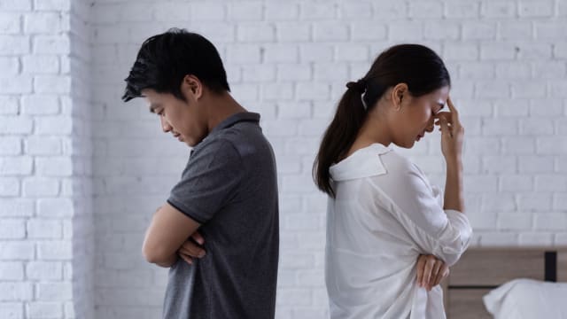 台男带女人回家过夜 儿子一举动助母亲捉奸