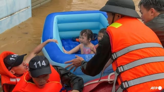 越南河江省连日豪雨引发水灾和土崩 导致三人死亡
