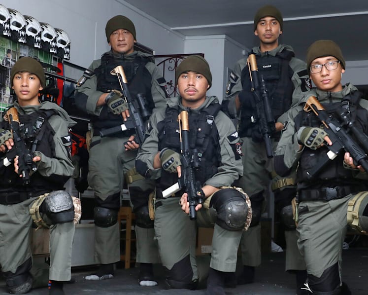 This father turned his HDB corridor into a 'tactical training' play area for his children