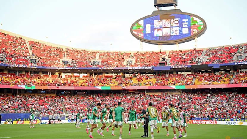 Petkovic rings changes as Algeria chase knockout berth against Austria