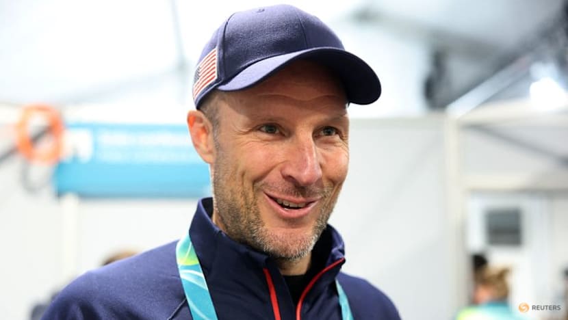 Alpine skiing-Turncoat? Svindal's USA jacket catches the eye