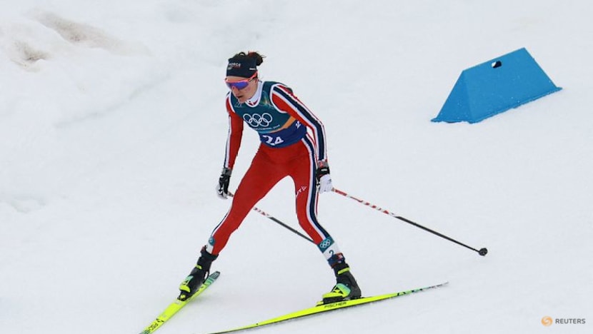 Crosscountry-Norway win women's relay, Sweden fight back to take silver