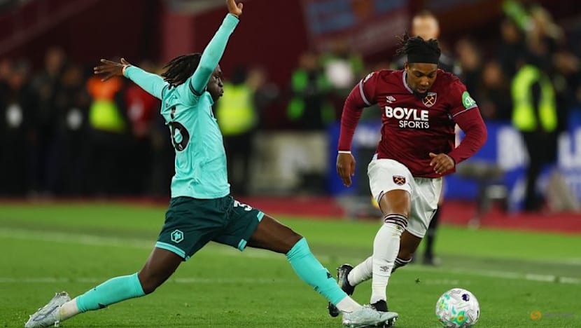 West Ham out of relegation zone with 4-0 win over Wolves